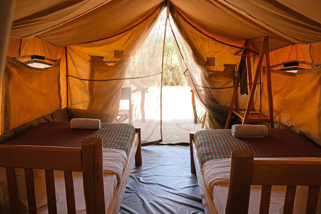 Bed and Breakfast Kara-Tunga Safari Camp Moroto Екстер'єр фото